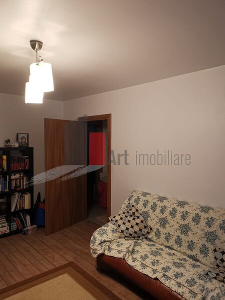 Huedin, vanzare apartament 3 camere.