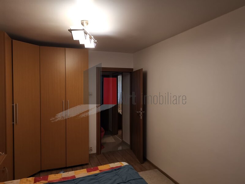 Huedin, vanzare apartament 3 camere.